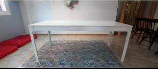 Mesa extensible blanca de madera