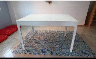 Mesa extensible blanca de madera