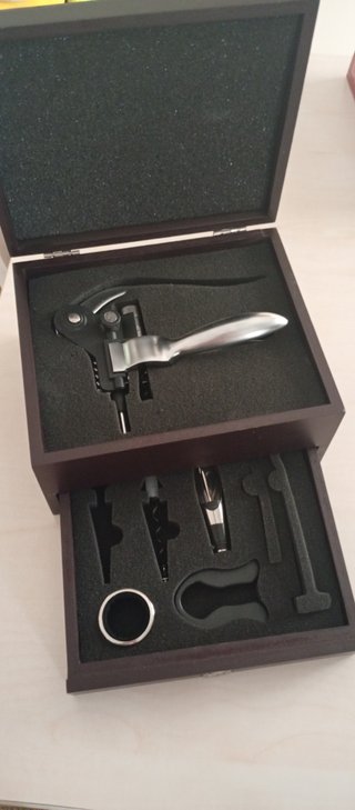Sacacorchos de vino en caja