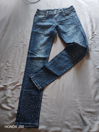 Pantalón vaquero skinny con brillantitos