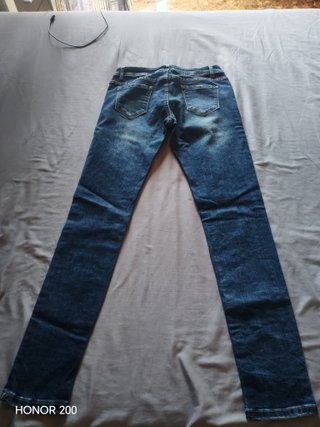 Pantalón vaquero skinny con brillantitos