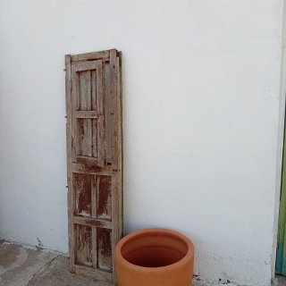 Puerta madera antigua de gallinero 155x46cm