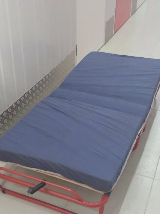 Cama plegable con colchón