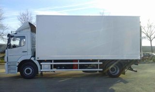 Mercedes AXOR 1833-CAMIONES FURGONES