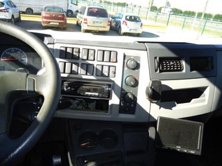 Volvo FL 240-CAMIONES FURGONES