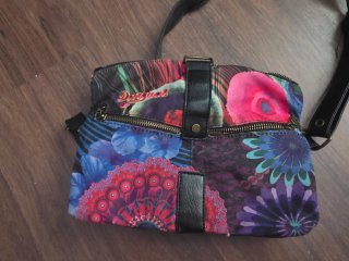 Bolso Desigual con bordado floral