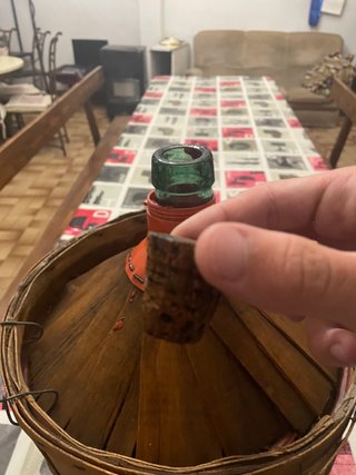Garrafa Damajuana con cesta de madera
