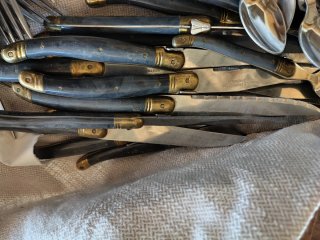 Set  Coltelli forchette cucchiai e cucciaini
