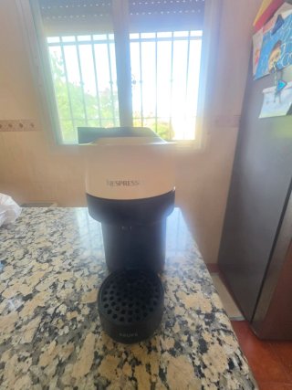 Cafetera Nespresso Vertuo Blanca