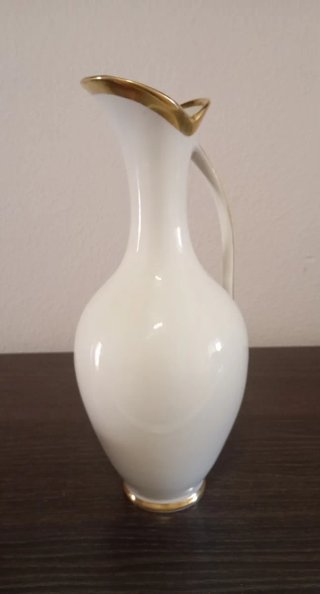 Jarra Porcelana Royal KM BAVARIA Dorada, años 50