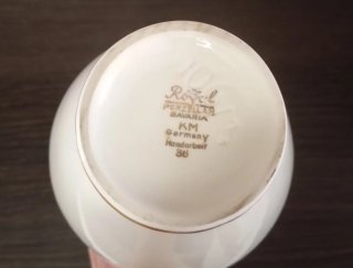 Jarra Porcelana Royal KM BAVARIA Dorada, años 50
