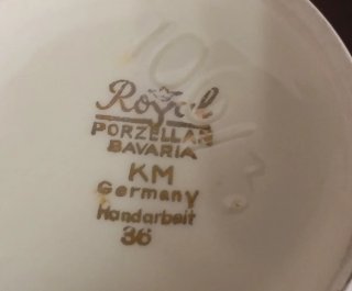 Jarra Porcelana Royal KM BAVARIA Dorada, años 50