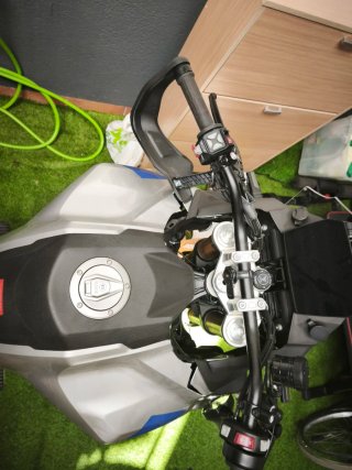 Voge 900 DSX siniestrada