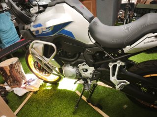 Voge 900 DSX siniestrada