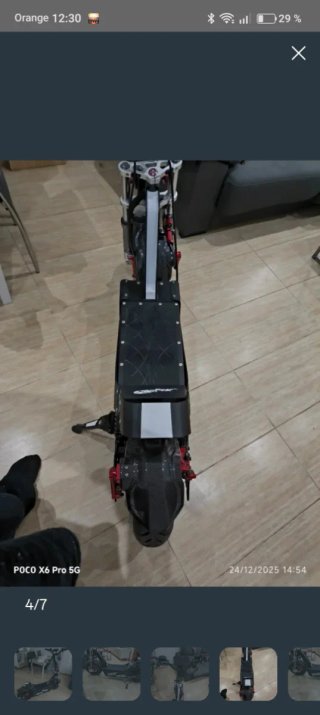 Patinete eléctrico negro