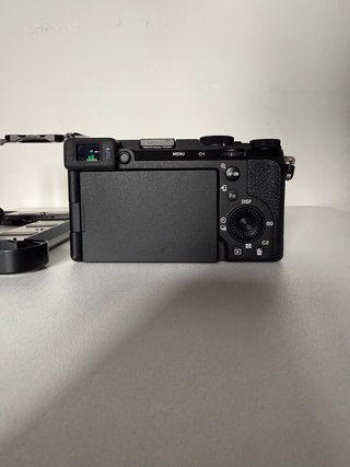 Sony a7c II Cámara Mirrorless + Jaula y placa