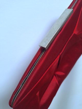 Bolso de fiesta raso rojo