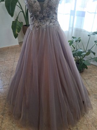 Vestido de fiesta morado y plateado TallaS TengoX