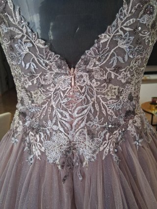Vestido de fiesta morado y plateado TallaS TengoX