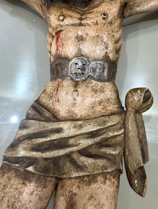 Cristo de madera antiguo