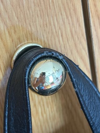 Mochila negra “de cuero”