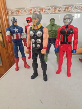 Figuras Marvel: Capitán América, Hulk, Thor, Ant-M