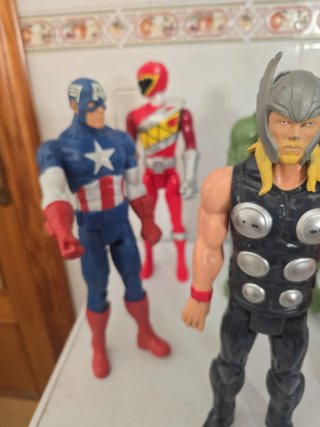 Figuras Marvel: Capitán América, Hulk, Thor, Ant-M