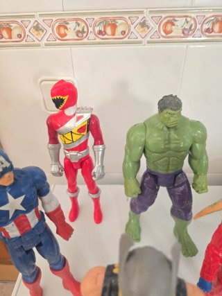 Figuras Marvel: Capitán América, Hulk, Thor, Ant-M