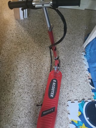 Patinete eléctrico infantil rojo