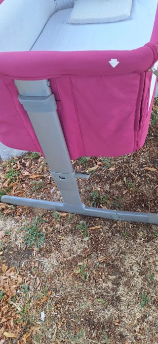 Next to me Chicco Fucsia presenta 1 macchiolina