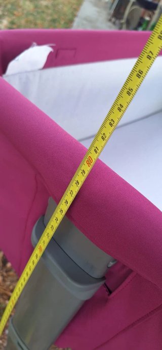 Next to me Chicco Fucsia presenta 1 macchiolina