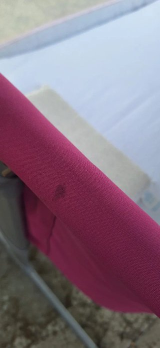 Next to me Chicco Fucsia presenta 1 macchiolina