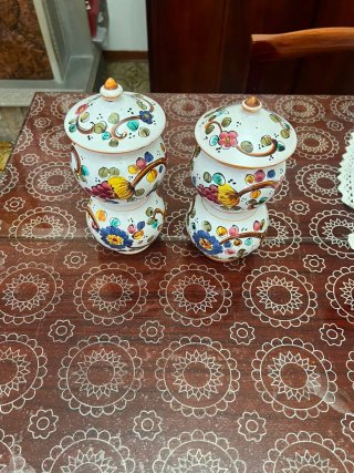 Coppia barattoli ceramica decorati a mano