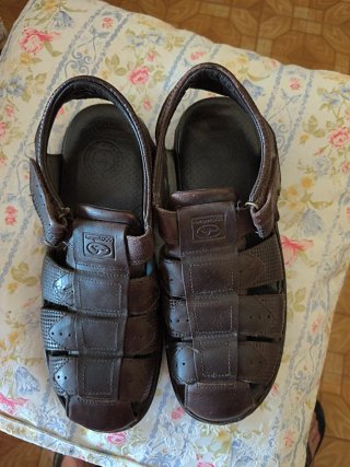 Sandalias de piel marrones