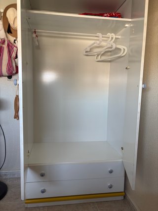 Dormitorio juvenil cama nido y armario