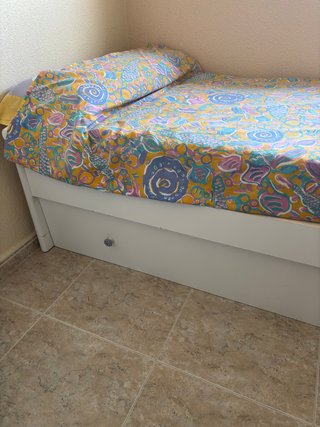 Dormitorio juvenil cama nido y armario