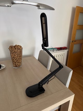 Lámpara de escritorio moderna