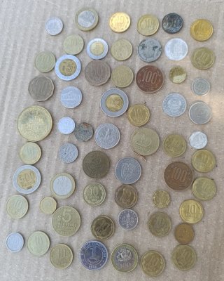 Lote Numismática:+60 Monedas del Mundo y billetes