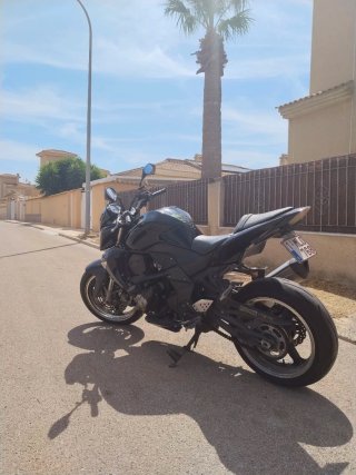 Kawasaki Z1000 Naked Negra