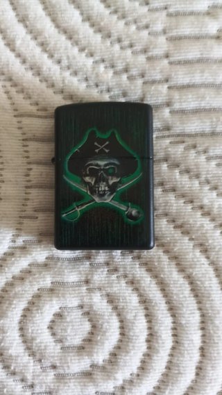Accendino Zippo Calavera Pirata