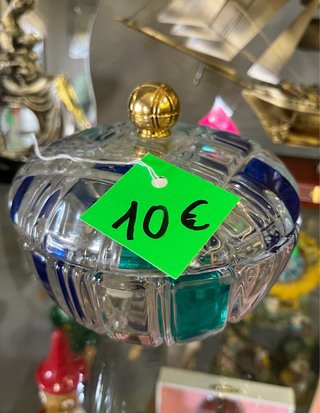 Bombonera de cristal con tapa pomo dorado