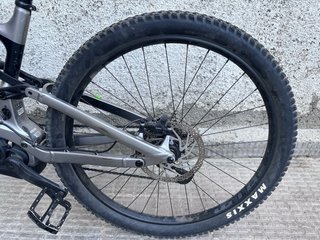 Bicicleta Eléctrica Cannondale Habit 4+ Carbono