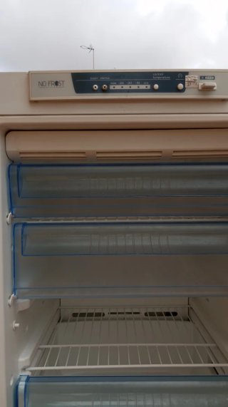Congelador vertical Balay 3GFB1610 ( No Frost).