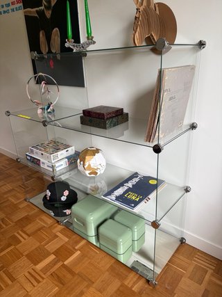 Estantería de cristal moderna