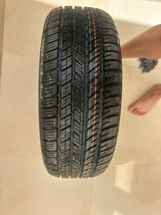 Neumático Michelin 195/60 R15 88V con llanta