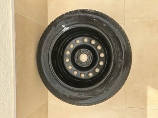Neumático Michelin 195/60 R15 88V con llanta