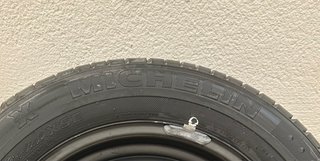 Neumático Michelin 195/60 R15 88V con llanta
