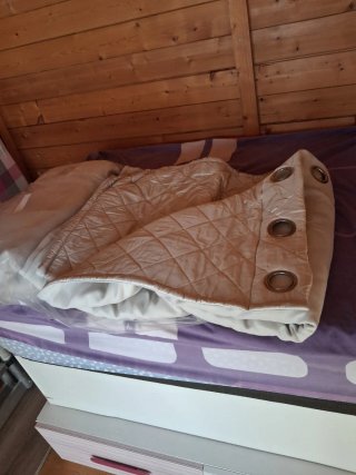 Cortinas Beige Aislantes Frío y Ruido