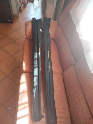 SE VENDE PAREJA,DE CAÑAS, PARA SURF CASTING.