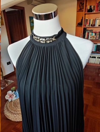 Abito donna nero con cinturino di strass